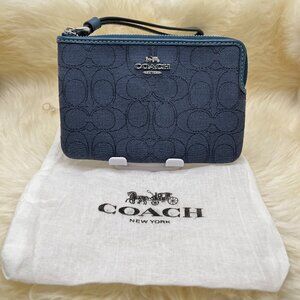 NWOT Coach Corner Zip Wristlet in Navy Blue Logo Canvas